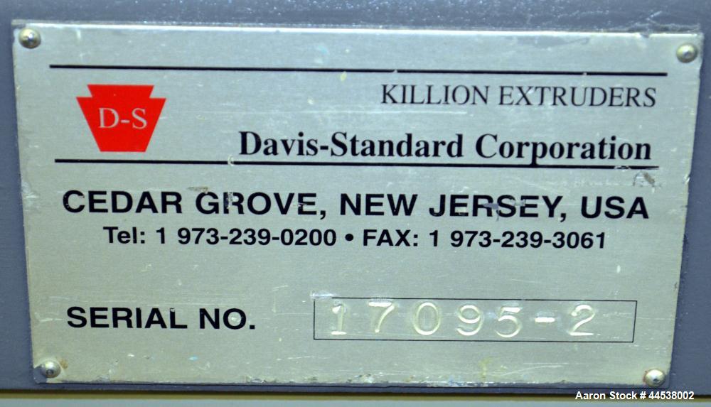 Used Davis Standard Versa Cutter.Model H-4075-R-H00AA Approximate 1" capacity.  Includes a 1-1/4" diameter chuck.  Driven by a 90 in-lb Reliance servo motor.  Operator interface. Mounted on adjustabl...