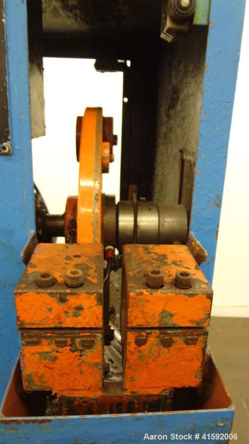Used RDN Fly Knife Cutter, Approximate 2-1/2" diameter. Includes a Durant controller, and a variable speed drive. Mounted on casters with adjustable legs.