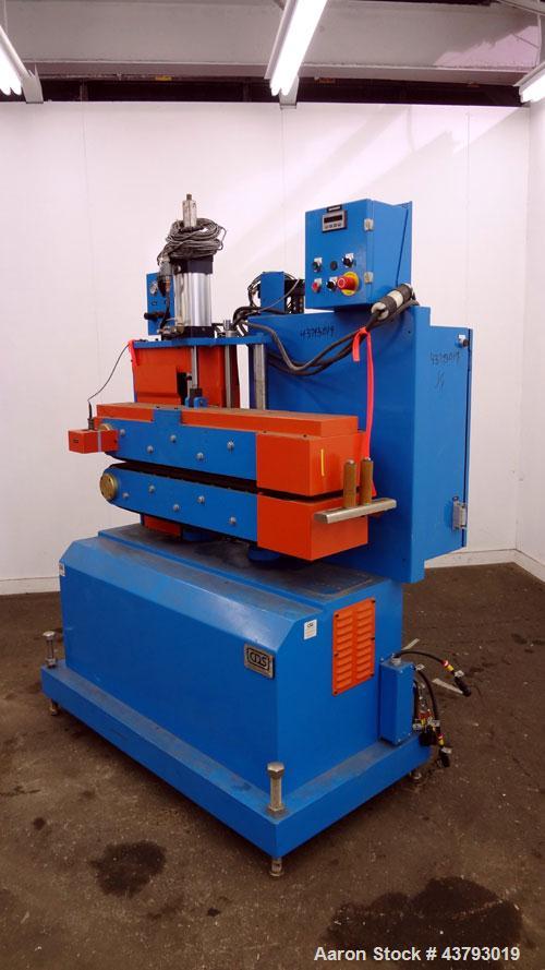 Used CDS Custom Downstream Systems Profile Puller, Model CBH-40-6V. 6" Wide x 40" long solid rubber belt. Speed range 3.4-113 feet per minute.3/60/460 volt, 6 amps. Very little use.