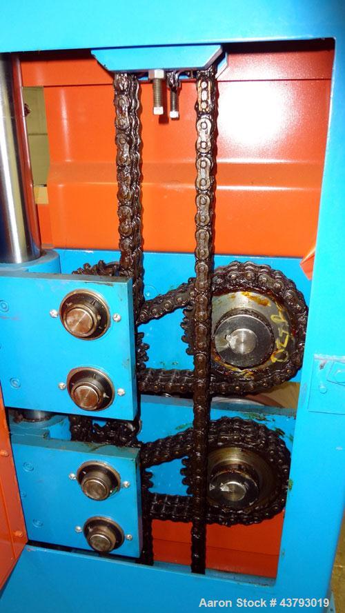 Used CDS Custom Downstream Systems Profile Puller, Model CBH-40-6V. 6" Wide x 40" long solid rubber belt. Speed range 3.4-113 feet per minute.3/60/460 volt, 6 amps. Very little use.