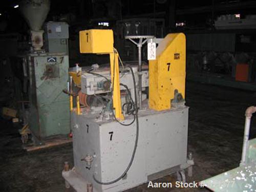 USED: Gatto model MD210-6 puller. 8" x 36" belts, Baldor DC controller, chain drive. Speed range: low/low 0-24 fpm, low/hi 24-84 fpm, hi/hi 84-344 fpm.