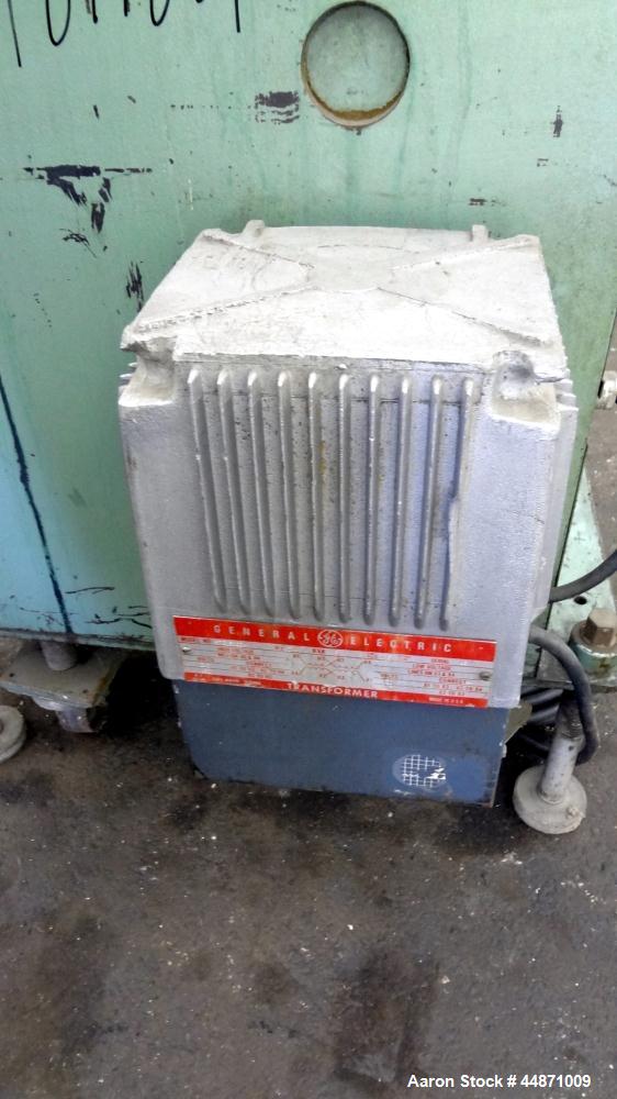 Used RDN Belt Puller, Model 118-5.  (2) Approximately 3.75" wide x 18" long contact area belts, manually adjustable, approximately 5" maximum daylight. Capacity up to 4" diameter product. Driven by a...