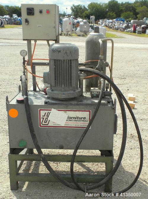 Used 6'' Hydraulic Screen Changer. Last used on an approximate 63 mm twin screw extruder. Includes a 7.5 kW, 3/50/220/380 volt, 1450 rpm hydraulic power pack. Screen changer mounted on a carbon steel...