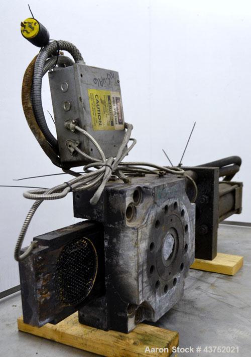 Used Beringer 6" Hydraulic Slide Plate Screen Changer, Model RSL-60. Includes a power pack. Last used on an HPM 6" extruder.