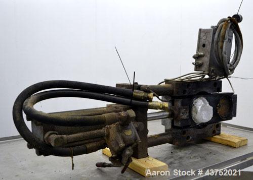 Used Beringer 6" Hydraulic Slide Plate Screen Changer, Model RSL-60. Includes a power pack. Last used on an HPM 6" extruder.