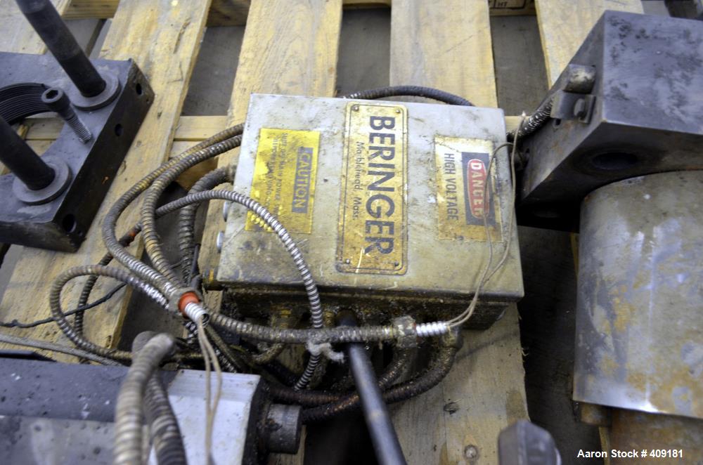 Used Beringer 3.5" Vertical Hydraulic Screen Changer. No power pack.