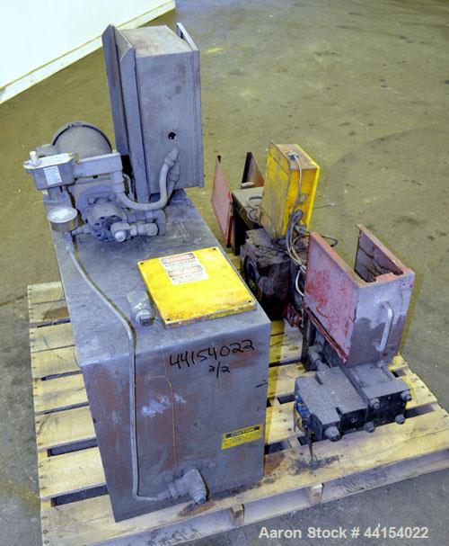 Used Beringer 3-1/2" Diameter Hydraulic Screen Changer. Includes a model HP NVL power pack, serial# 76142.  Driven by a 2hp, 3/60/208-230/460 volt, 1725 rpm motor.