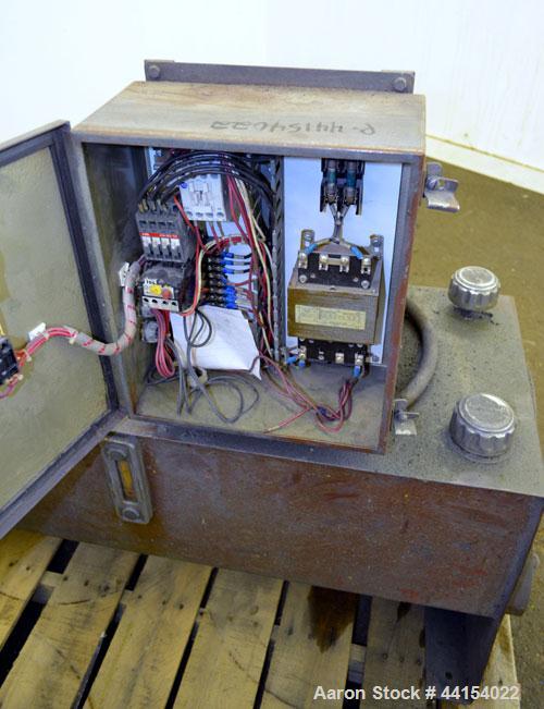 Used Beringer 3-1/2" Diameter Hydraulic Screen Changer. Includes a model HP NVL power pack, serial# 76142.  Driven by a 2hp, 3/60/208-230/460 volt, 1725 rpm motor.