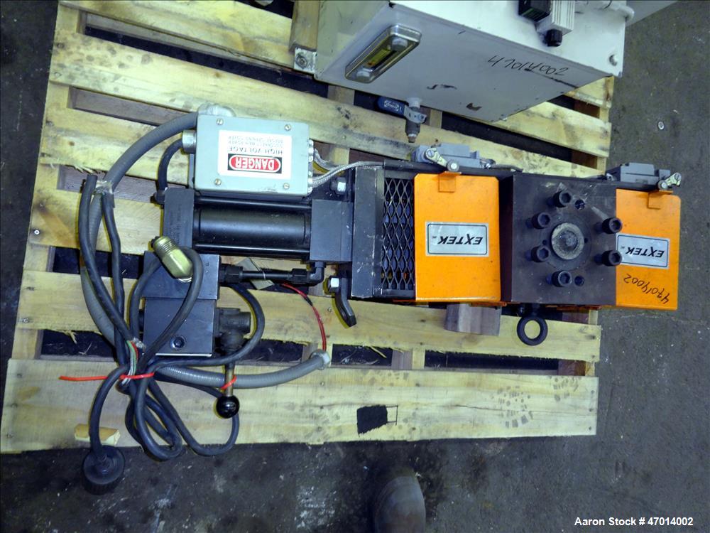 Used Entek 2-1/2" Hydraulic Screen Changer, Model HSC-25M.