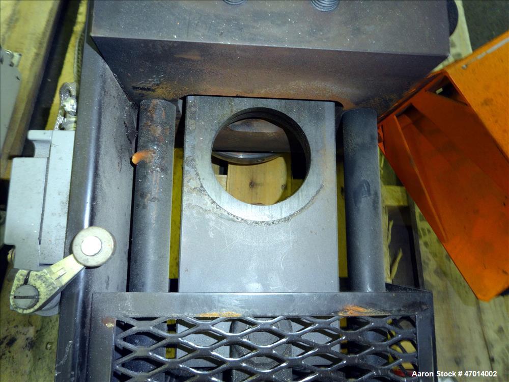 Used Entek 2-1/2" Hydraulic Screen Changer, Model HSC-25M.