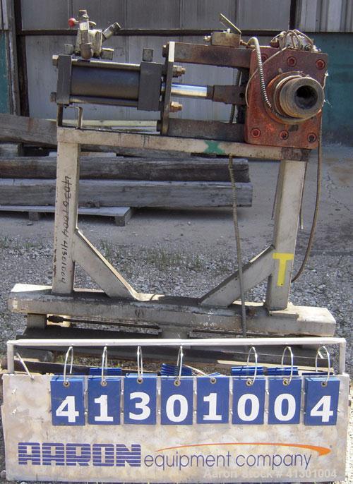 Used Approximate 3" Hydraulic Screen Changer.  Mounted on a carbon steel frame with casters.  Requires a screen holder and power pack.