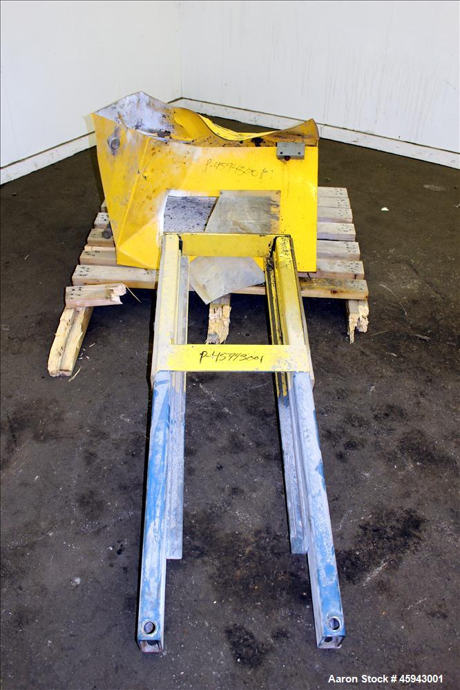 Used PSI Polymer Systems Inc. Continuous Screen Changer, Model CSC-230. Consists of (2) 9" diameter breaker plates with filter cavities. Extruder output 2,250 to 6,000 pounds per hour, 64.53 filter a...