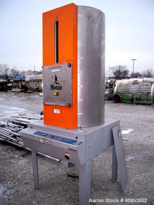 Used Motan Drying System consisting of: (1) Motan central system dehumidifyng dryer, model MXS1200, approximately 1200 cfm, 3/60/480 volt. (4) Motan model DE1600ETA Process Insulated LuxorBins, alumi...