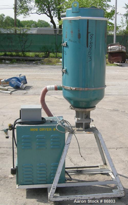 USED: Una Dyn Dry Spot desiccant dryer, model DS. Two cycles, singlebed, 65 minute cycle. 1/60/460 volt, 11.3 amp, 5.3 kva. Approximate30 process cfm. Unit includes a 100 pound modular hopper. Mounte...