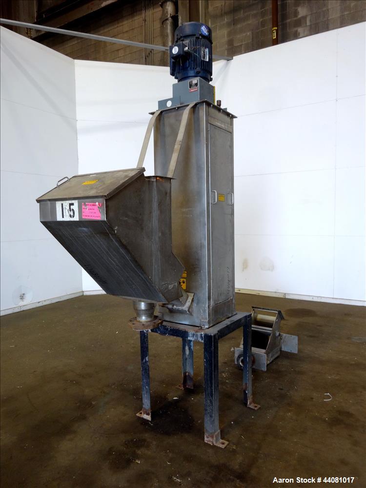 Used Carter Day Spin-Away Spin Dryer, Model D312, 304 Stainless Steel. Unit consists of 3 decks of 12" diameter main screens. Driven by a 5 HP, 3/60/230/460 Volt, 1150 RPM motor. Includes an Agglomer...