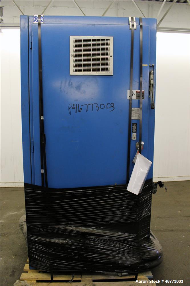 Used General Electric 400HP DC Motor. 3/500 volt, 1150/1500 rpm. Includes control panel with SSD 590 Analog drive. Last used on a Davis Standard 165mm single screw extruder, model 165MM-60TPIH.