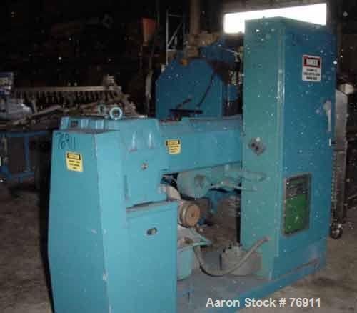Used Akron 2-1/2" Single Screw Extruder, Model PAK2500. 24:1 L/D ratio. Electrically heated, air cooled barrel, water cooled feed throat (no hopper). Driven by a 40 hp DC motor thru a Koellmann gearb...