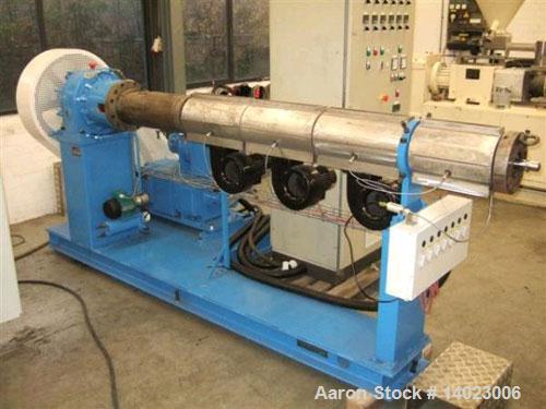 Used Battenfeld 1-75-30B single screw extruder, screw diameter 2.95" (75 mm), L/D 30, capacity 440 lbs/h (200 kg/h), 89 HP/67 kW DC drive, 50 Hz.  Overhauled with new control panel.