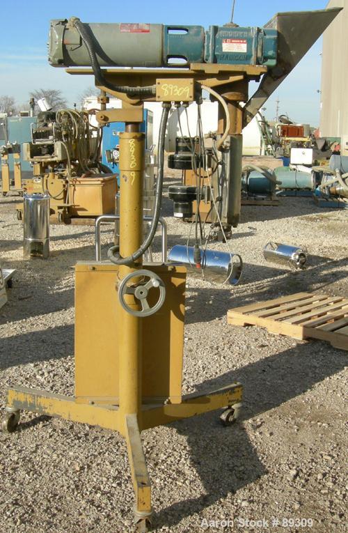 Used Becz Machine 1.25" Pedestal Mounted Single Screw Extruder, Model 252. Approximate 12:1 L/D ratio. Electrically heated, air cooled 2 zone non-vented barrel. Water cooled feed throat with hopper. ...