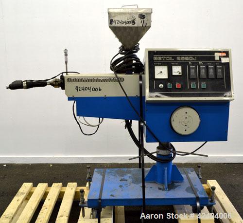 Used Betol Machinery 25mm (0.98’’) Single Screw Co-Extruder, Model 2520J, Serial# A5335. Approximate 24 to 1 L/D ratio. Electrically heated, air cooled 3 zone non-vented barrel, approximate 40" cente...