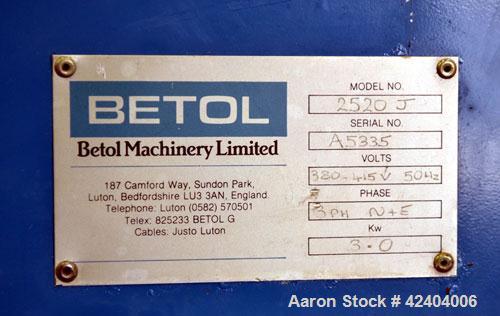 Used Betol Machinery 25mm (0.98’’) Single Screw Co-Extruder, Model 2520J, Serial# A5335. Approximate 24 to 1 L/D ratio. Electrically heated, air cooled 3 zone non-vented barrel, approximate 40" cente...