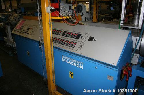 Used Cincinnati Milacron CMS 120-28 GR Single Screw Extruder. Screw diameter 4.7" (120 mm), 28 L/D, 661 lbs/hour (300 kg/h) throughput, 347 hp/260 kW motor, 18 regulators, S400 s G Cimi coated screw,...