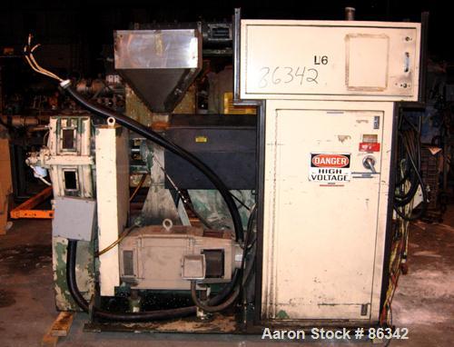 Used Davis Standard 2.5" Single Screw Extruder, Model 250S, Approximate 24:1 L/D ratio. Electrically heated, air cooled 5 zone non-vented barrel. Water cooled feed throat with hopper. Driven by a 40 ...