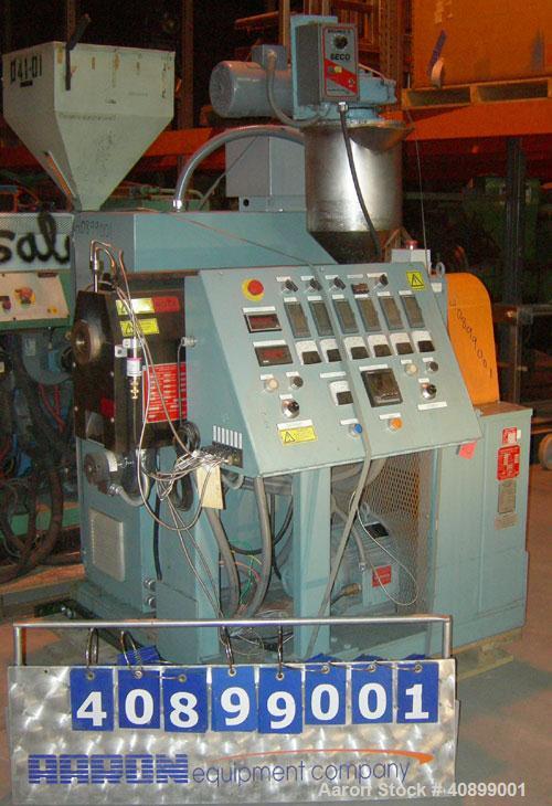 Used Davis Standard 1 1/2" Single Screw Extruder, Model KN150. Approximate 24:1 L/D ratio. Electrically heated, air cooled 3 zone non-vented barrel. Water cooled feed throat with a crammer feeder, dr...
