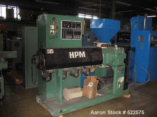 USED: HPM model 2.5TMC-24 2.5" extruder. 24:1 L/D, air cooled non-vented 4 zone barrel, 40 hp continuous duty 2500 rpm DC motor, belt drive Koellmann gearbox with a 13.95:1 ratio with an input of 175...