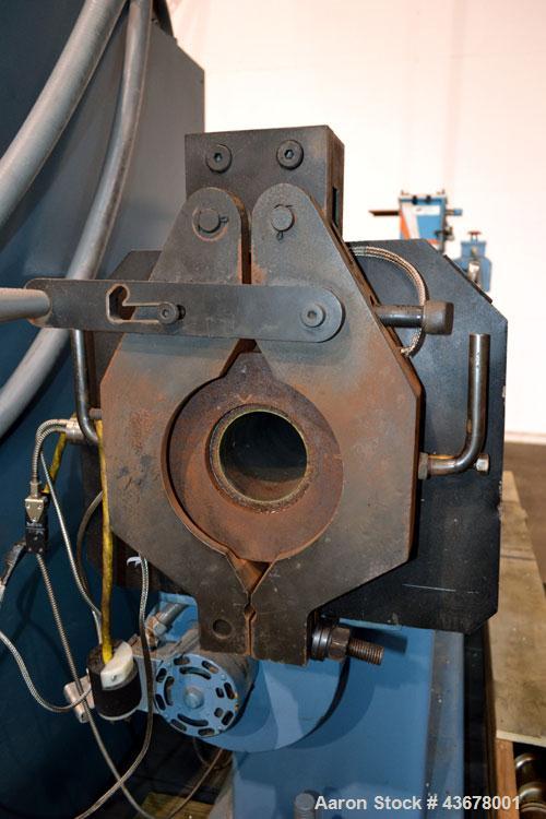 Used Merritt Davis 3-1/2” Single Screw, Model A/C MX R.H. Approximate 24 to 1 L/D ratio. Electrically heated, air cooled 5 zone non-vented barrel, approximate 42" centerline height. Water cooled feed...