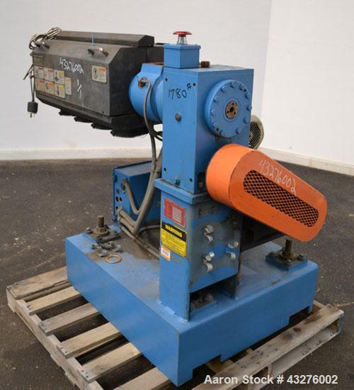 Used Merritt Davis 1-1/2” Single Screw, Model A/C MX. Approximate 24 to 1 L/D ratio. Electrically heated, air cooled 4 zone non-vented barrel, approximate 42" centerline height. Water cooled feed thr...