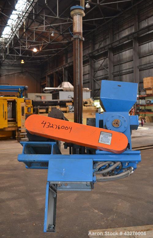 Used Merritt Davis ¾” Pedestal Mounted Single Screw Co-Extruder. Approximate 24 to 1 L/D ratio. Electrically heated, air cooled 3 zone non-vented barrel. Water cooled feed throat with hopper. Driven ...