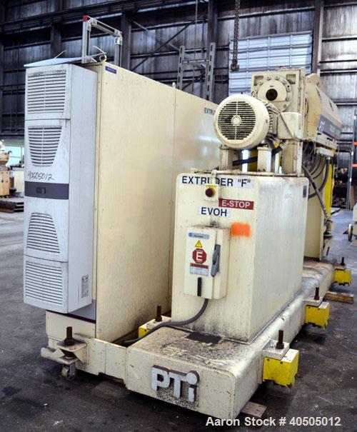 Used PTI Processing Technologies 2-1/2” Trident Series Single Screw Extruder, Model 2500. Approximate 32 to 1 L/D ratio. 5 Zone non-vented barrel electrically heated, air cooled. Water cooled feed th...