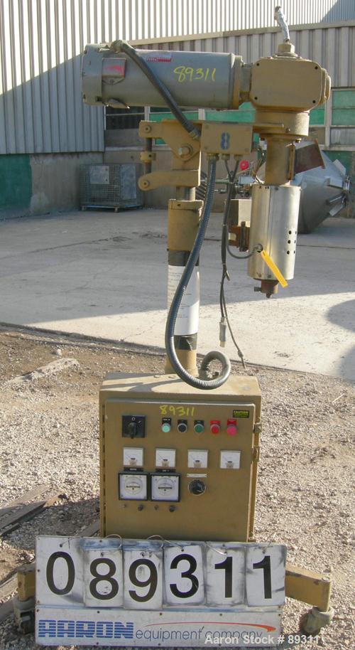 Used Royal Machine 1.25" Pedestal Mounted Single Screw Extruder, Model 252.25. Approximate 12:1 L/D ratio, electrically heated, air cooled single zone non-vented barrel. Water cooled feed throat with...