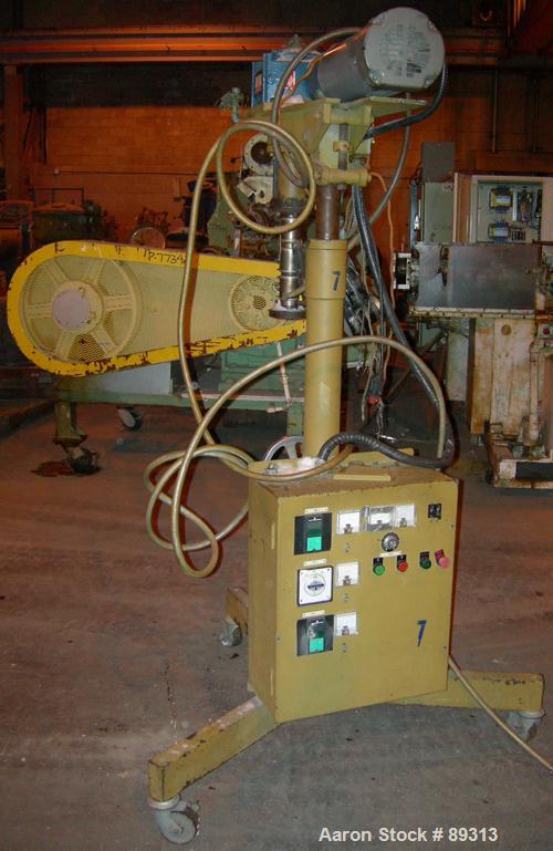 Used Royal Machine 1.25" Pedestal Mounted Single Screw Extruder, Model 252.25, approximate 15:1 L/D ratio. Electrically heated, air cooled 3 zone non-vented barrel. Water cooled feed throat with hopp...