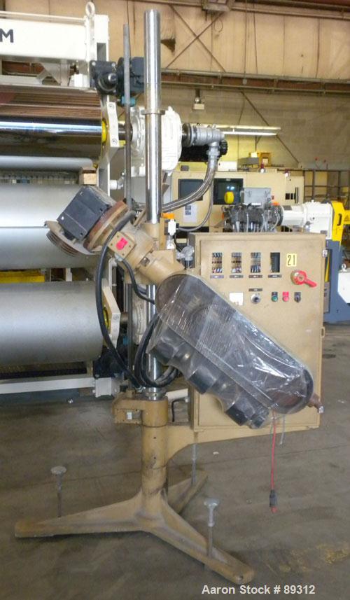 Used Royal Machine 1.25" Parts Machine Pedestal Mounted Single Screw Extruder, Model 253. Approximate 24:1 L/D ratio, electrically heated, air cooled 3 zone non-vented barrel. Water cooled feed throa...