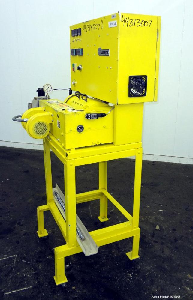 Used Wayne Machine & Die 1” Single Screw Extruder, Model Table Top. Approximately 20 to 1 L/D ratio. Electrically heated, air cooled 2 zone non-vented barrel. Water cooled feed throat, no hopper. Dri...
