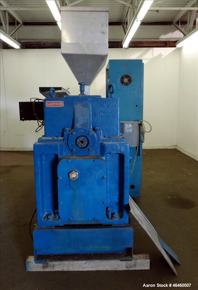 Used Welex 2.5" Single Screw Extruder, Model 250 30:1 VRH. 30 To 1 L/D ratio, electrically heated, air cooled 4 zone non-vented barrel, feed throat with hoppper with Maguire concentrate feeder model ...