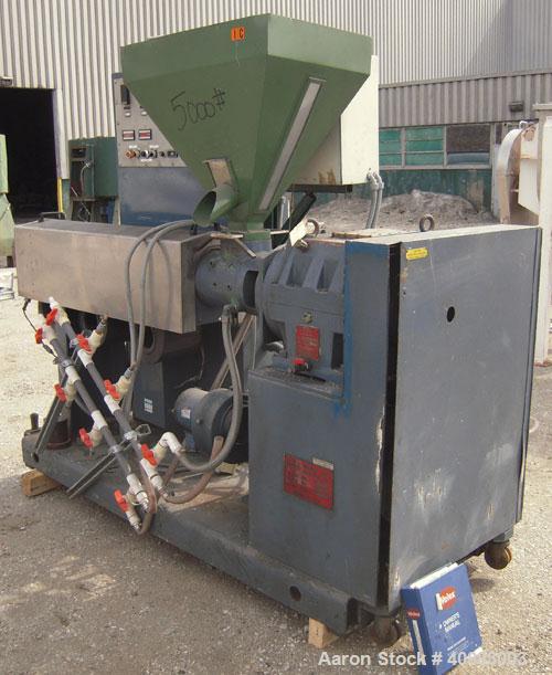 Used Welex 2 1/2" Single Screw Extruder, Model 250, approximately 24 to 1 L/D ratio. Electrically heated, air cooled 3 zone non-vented barrel. Water cooled feed throat, with hopper. Approximately 45"...