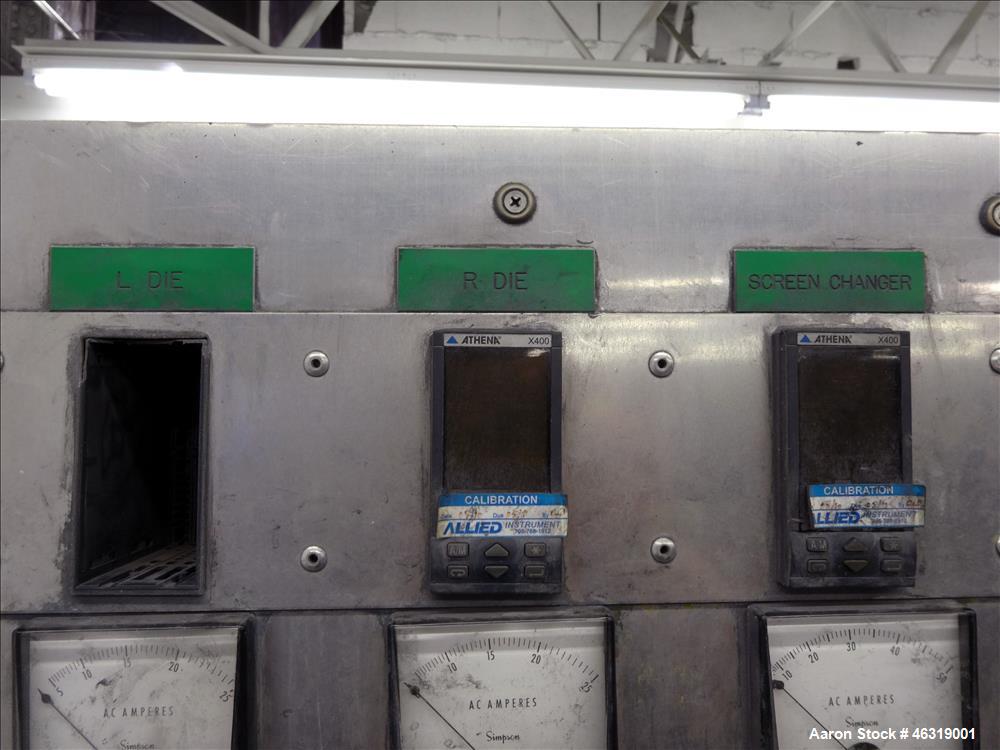 Used Welex 2-1/2" Single Screw Extruder, Model 2.5A.C. Approximately 24 to 1 L/D ratio. Electrically heated, air cooled 3 zone non-vented barrel. Water cooled feed throat, no hopper. Approximately 41...