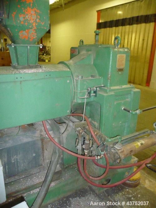 Used Welex 3-1/2" Single Screw Extruder. 30 to 1 L/D ratio. Electrically heated, water cooled non-vented barrel. Driven by an approximately 150 hp DC motor with SCR control. Lufkin change gear reduce...