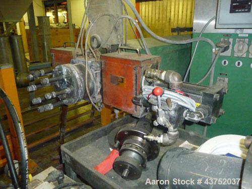 Used Welex 3-1/2" Single Screw Extruder. 30 to 1 L/D ratio. Electrically heated, water cooled non-vented barrel. Driven by an approximately 150 hp DC motor with SCR control. Lufkin change gear reduce...