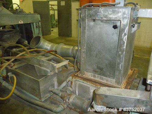 Used Welex 3-1/2" Single Screw Extruder. 30 to 1 L/D ratio. Electrically heated, water cooled non-vented barrel. Driven by an approximately 150 hp DC motor with SCR control. Lufkin change gear reduce...