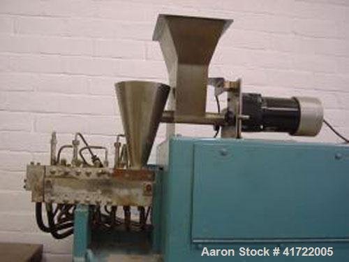 Used APV MP2030 Twin Screw Extruder, co-rotating. With 1.2" (30 mm) screw, 11 L/D ratio, screw speed 500 rpm, water cooled. Motor 4 hp/3 kW, gearbox capacity 6.7 hp/5 kW, 500 rpm type ESR 20 #121218-...