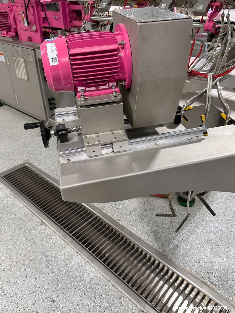 Used Xinda PSHJ-35 Twin Screw Extruder – 35.6mm, 42:1 L/D, 600 RPM, Clam Shell Barrel, 15kW, With Conveyor & Cutter – 2021