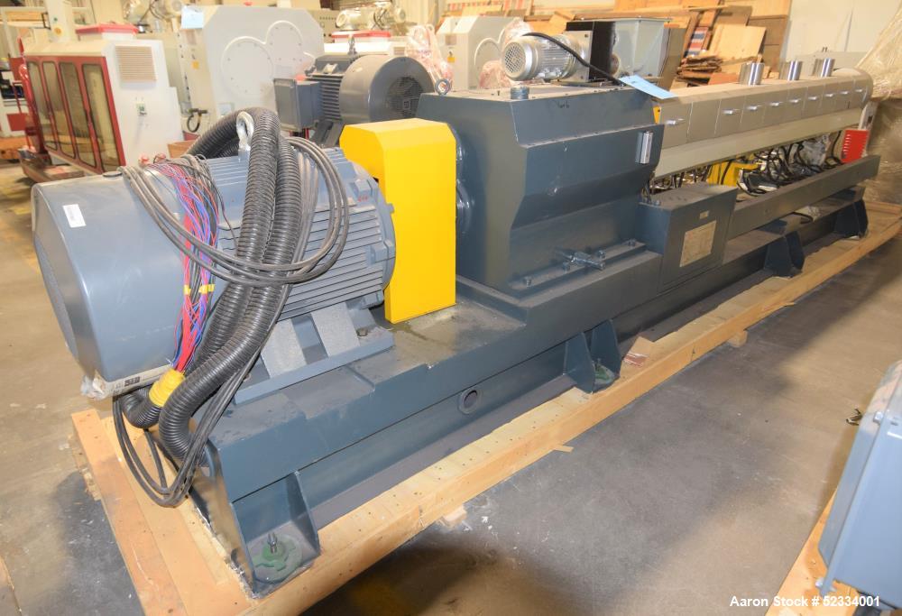 Used Yong Teng 72.5mm Co-Rotating Blocking Parallel Twin Screw Extruder