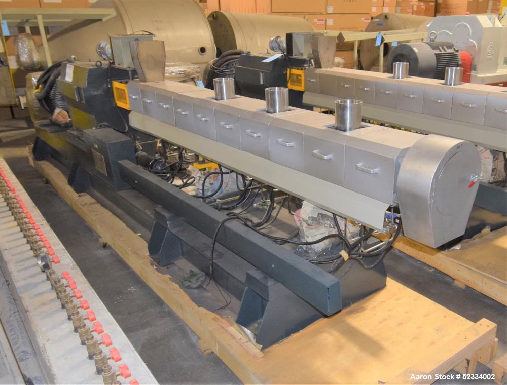Used Yong Teng 72.5mm Co-Rotating Blocking Parallel Twin Screw Extruder