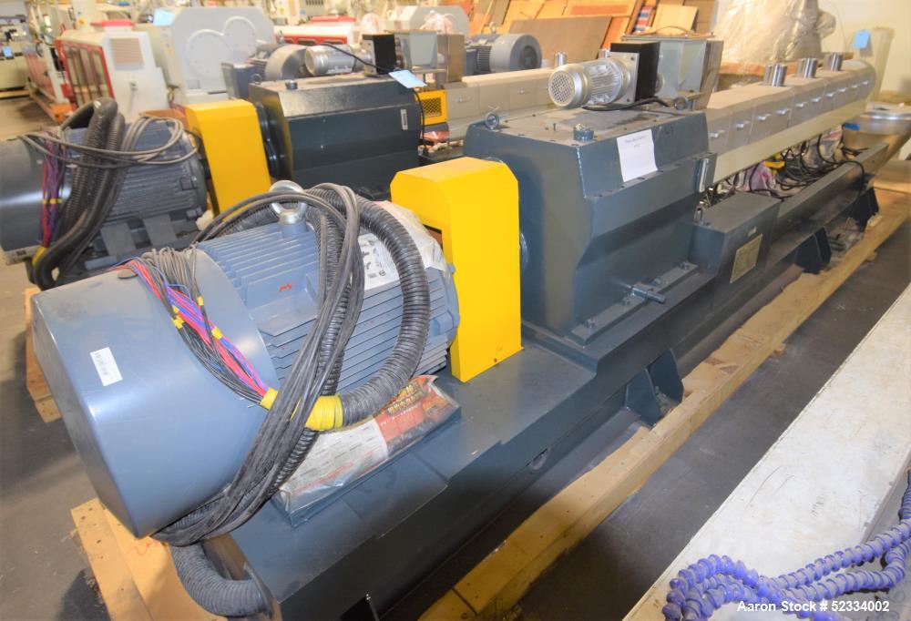 Used Yong Teng 72.5mm Co-Rotating Blocking Parallel Twin Screw Extruder