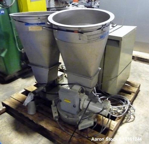 Used 30mm Werner & Pfleiderer Model ZSK30 Co-Rotating Twin Screw Extruder. Extruder is driven through piv gearbox Model c2n90010, rated at 90kw with 496 rpm output speed. Has electrically heated wate...