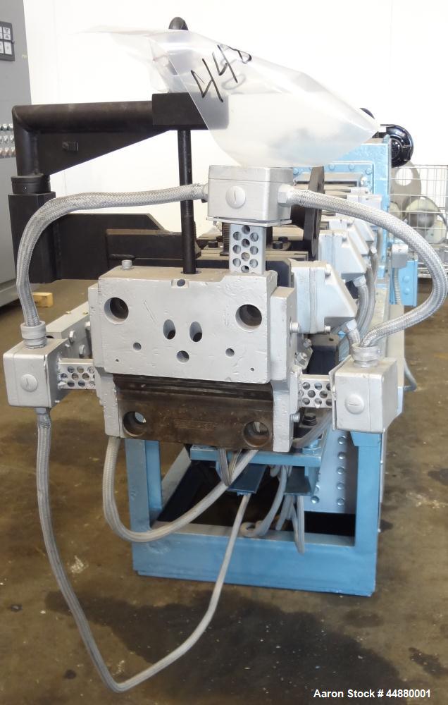 Used Werner & Pfleiderer 40mm Twin Screw Extruder, Type ZSK40F-32.5E. Approximate 40 to 1 L/D ratio. Co-Rotating intermeshing side by side screw design. 10 Barrel sections, with (1) feed section, (1)...
